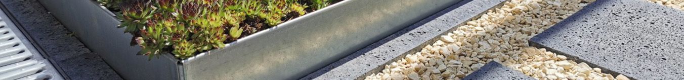 Einfassung aus verzinktem Stahl Einfassung aus verzinktem Stahl