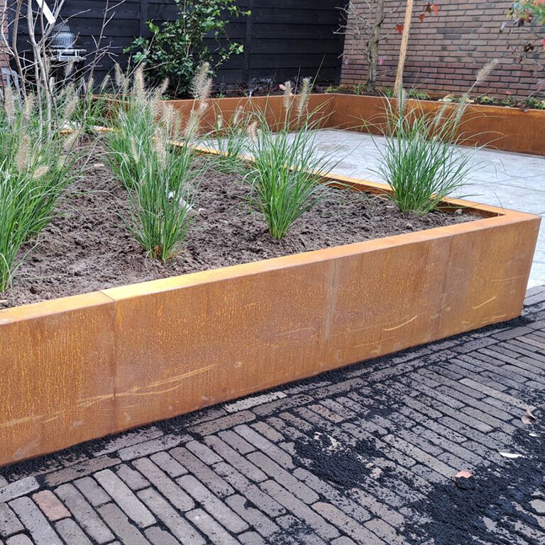 Cortenstahl-Stützmauer gerade 150 cm (Höhe 40 cm)
