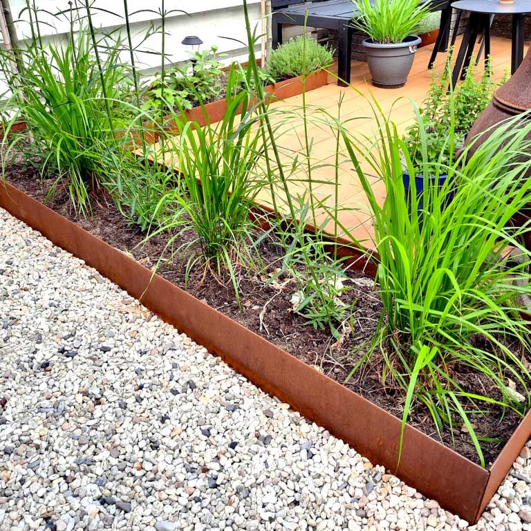 Beeteinfassung abgeflacht aus Cortenstahl 23 cm (Länge 240 cm)