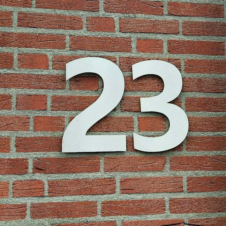 Hausnummer aus Edelstahl 2 - 19,6 x 30 cm - Gebürstet