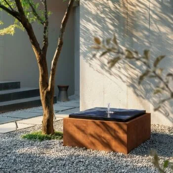 Cortenstahl Wassertisch - Orin - 80 x 80 x 40 cm - Mit LED-Beleuchtung